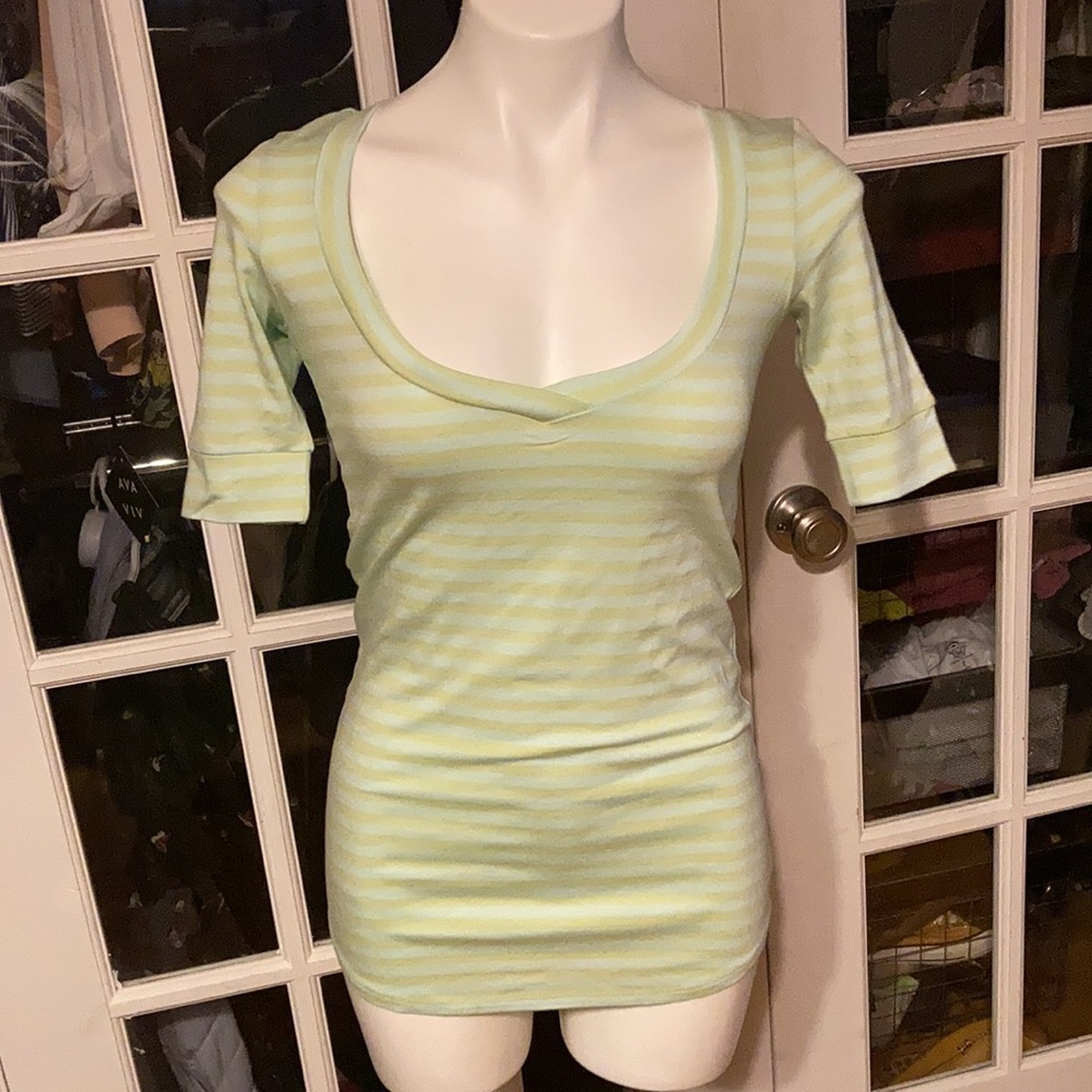 Bright striped v-neck tshirt